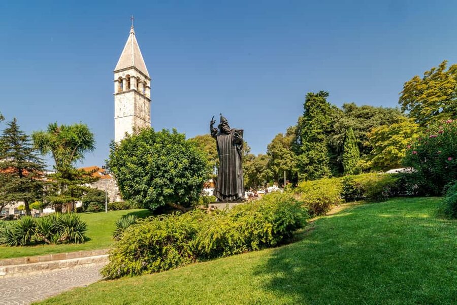 Split: 1.5-Hour Walking Tour and Diocletian's Palace - Peristyle, the palace’s grand central space