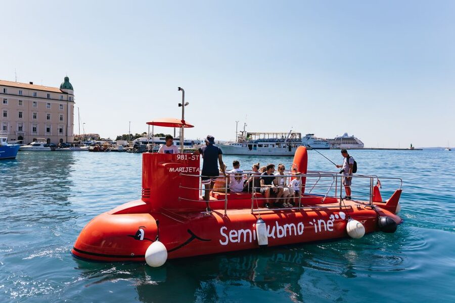 Split: 45-minute Semi-Submersible Submarine Trip - Timing, meeting point, and comfort