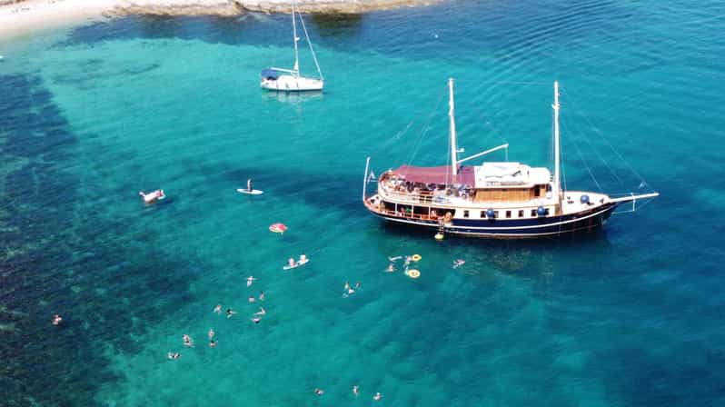 Split: All inclusive Brač & Šolta Island Swimming Cruise - A relaxed start from Split’s port