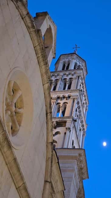 Split and Diocletian's Palace walking tour with a local guid - Walking through 1,700 years of city life