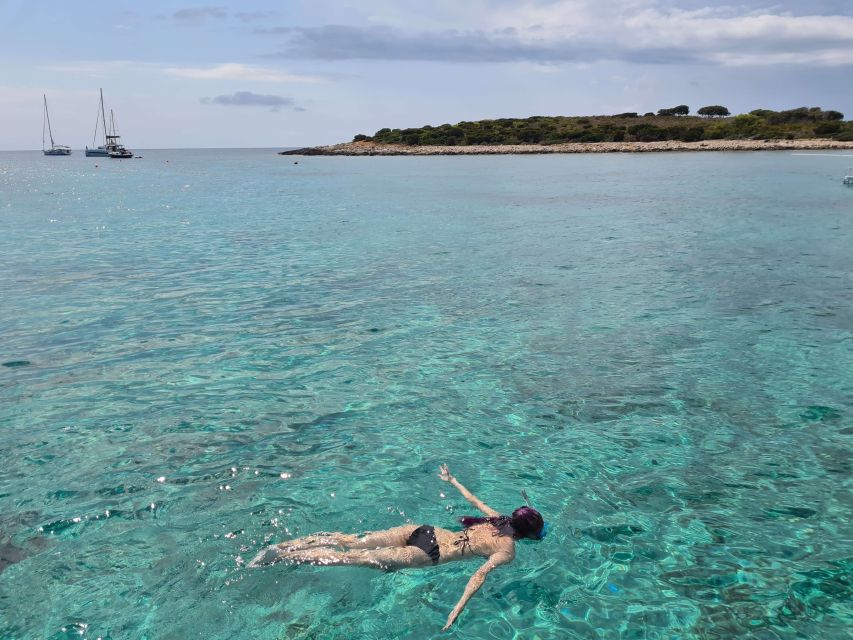 Split: Bisevo, Vis, and Hvar Boat Tour with Snorkel Stops - The slow cruise past the Pakleni islands