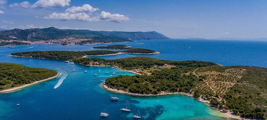 Split: Blue Cave & 5 Island Tour - Vis and its fishing villages