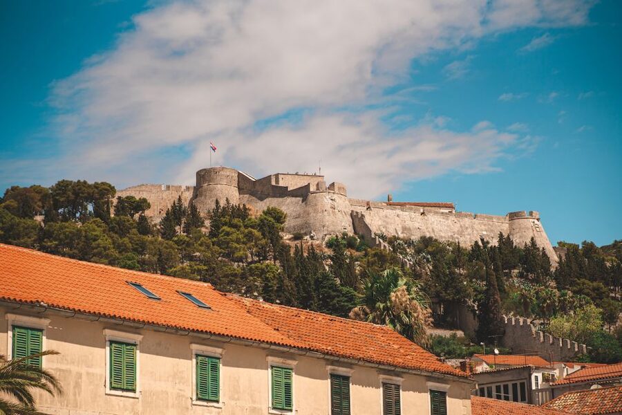 Split: Blue Cave and 5 Islands Tour - Who should book this boat tour?