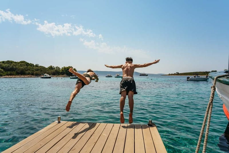 Split: Blue Lagoon & 3 Islands Speedboat Tour - Meeting the boat near St. Francis Church