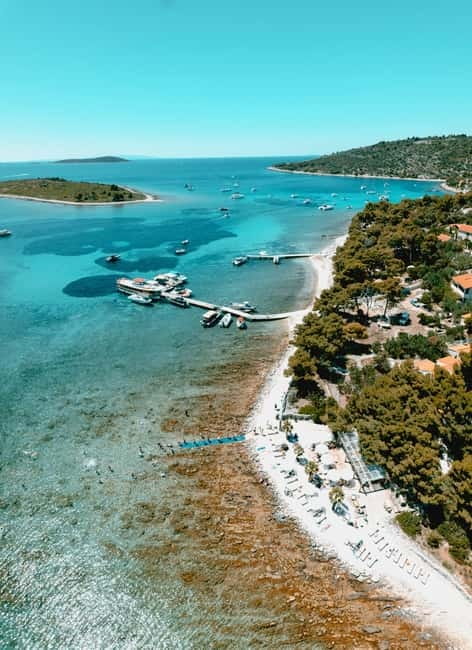 Split: Blue Lagoon & 3 Islands Speedboat Tour - The Kontesa shipwreck near Nečujam