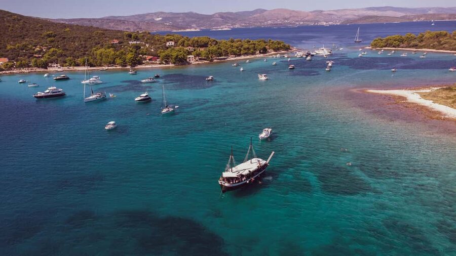 Split: Blue Lagoon & 3 Islands Tour with Lunch & Hidden Bay - The 10:00 AM departure from Split