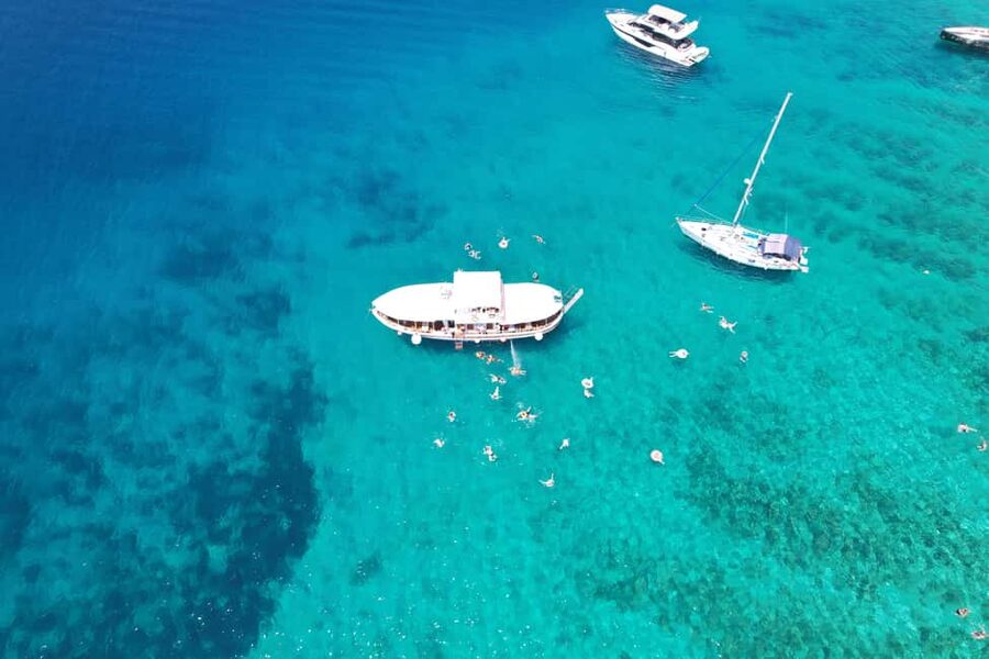 Split: Blue Lagoon and Šolta Boat Tour with Lunch and Drinks - A full day from Split or Stobreč