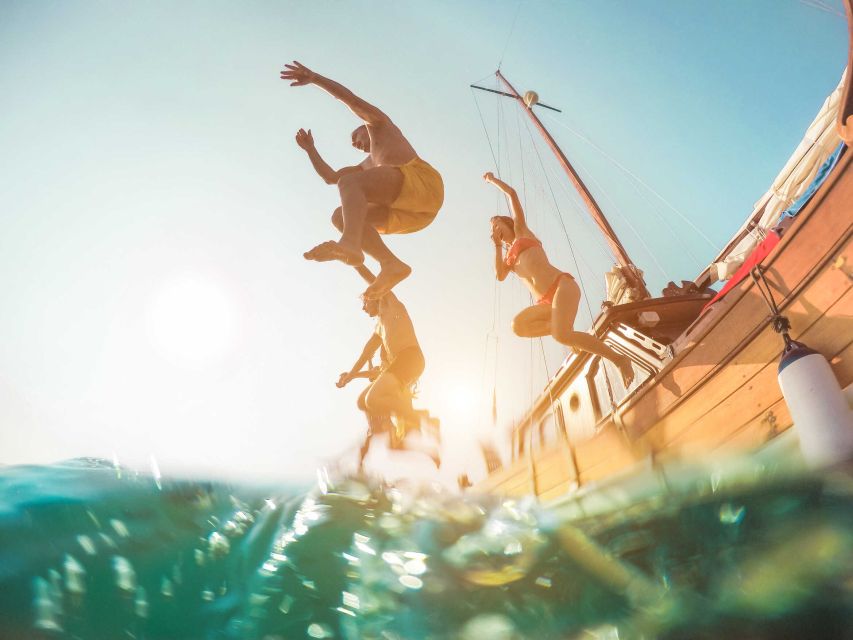 Split: Blue Lagoon and Šolta Boat Tour with Lunch and Drinks - Who will enjoy this boat tour?