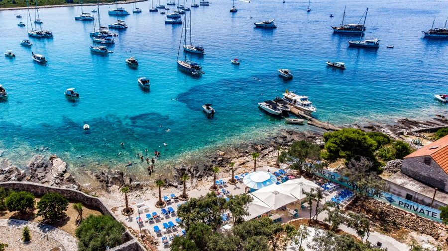 Split: Blue Lagoon, Shipwreck, & Šolta with Lunch & Drinks - The boat atmosphere and crew