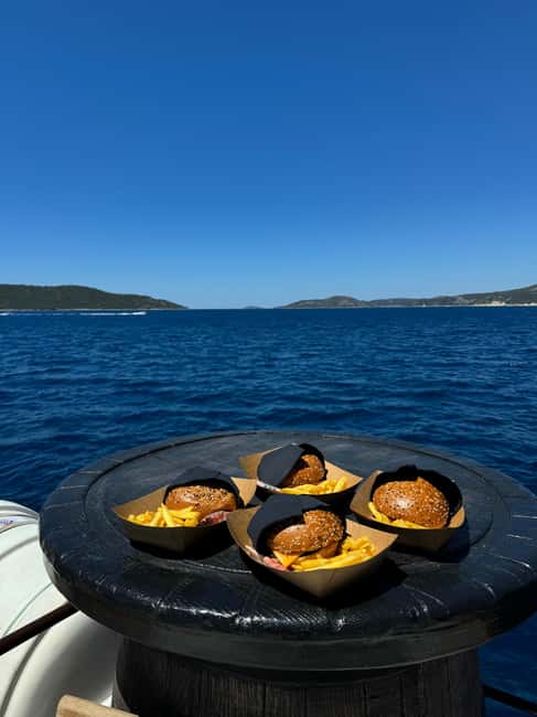 Split: Blue Lagoon Underwater Museum Tour w/Lunch & Drinks - Lunch arrives while the boat is moving