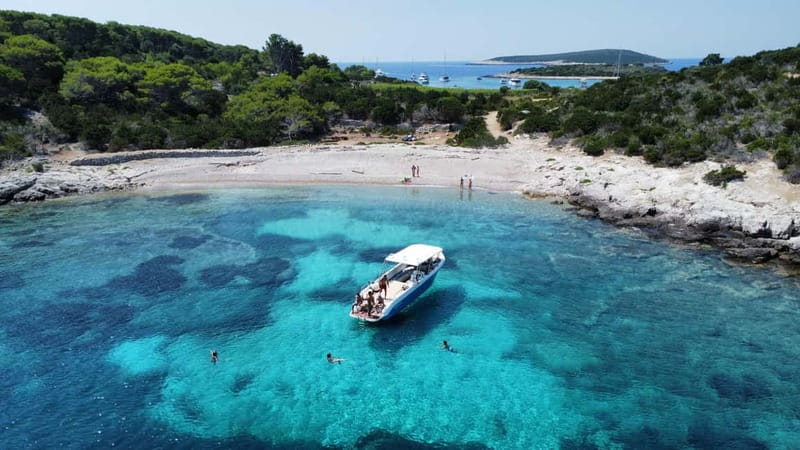 Split: Boat Tour to Blue Cave, Vis, Blue Lagoon, Hvar, Brač - Meeting the boat beside the red Split letters