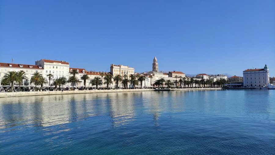 Split: city center private walking tour 2 h - Price, group size, and what you receive