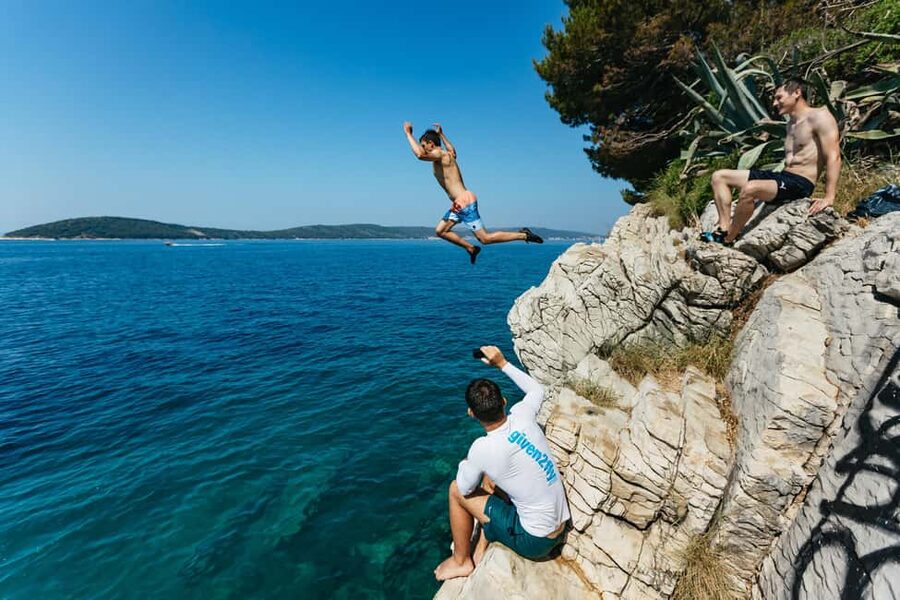 Split: Cliff Jumping & Deep Water Solo Tour - How deep water solo works here