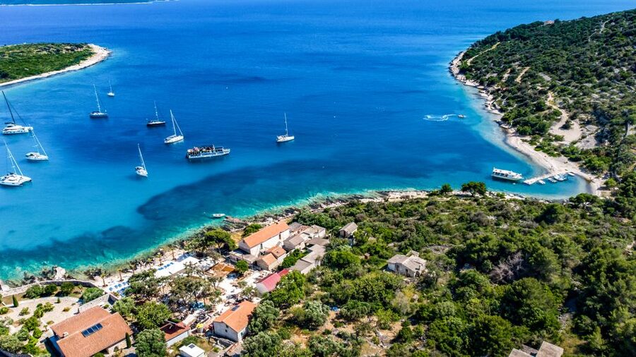 Split: Half-Day Blue Lagoon, Shipwreck, and Trogir Boat Tour - Why this half-day trip works so well from Split