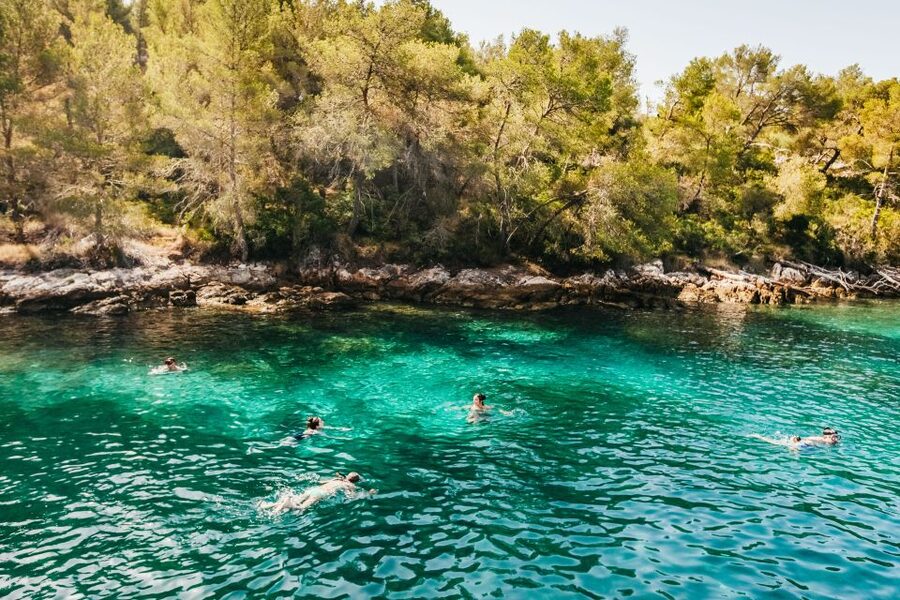 Split: Hvar, Pakleni, Brač & Šolta All-inclusive Tour - Leaving Split and reaching Brač