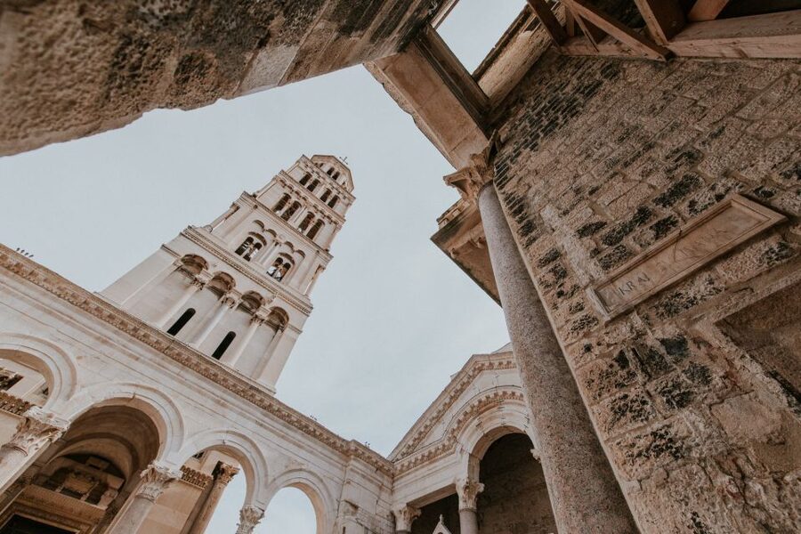 Split: Old City Guided Walking Tour - Meeting on the Riva promenade
