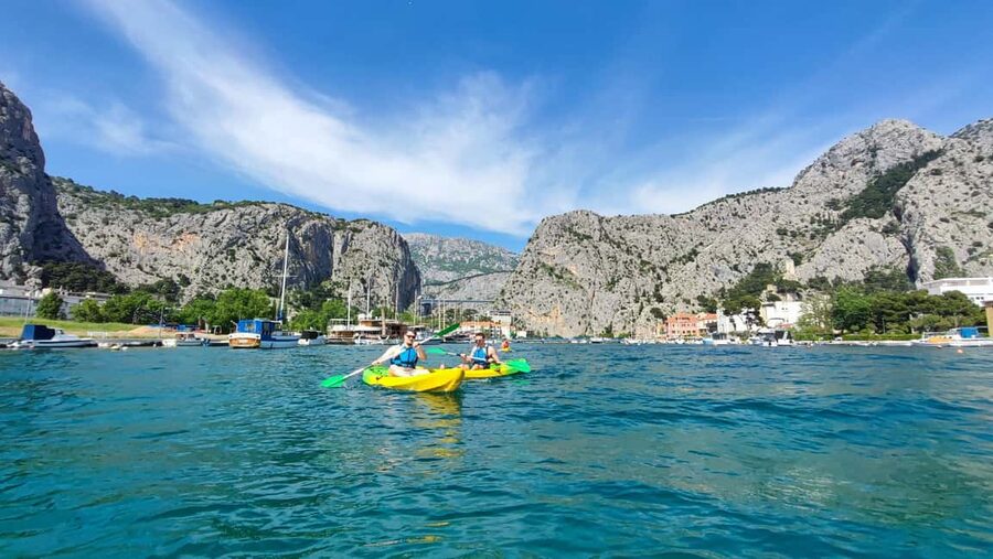 Split/Omiš - Guided Kayaking & Snorkeling Tour Cetina River - Meeting up before the paddle