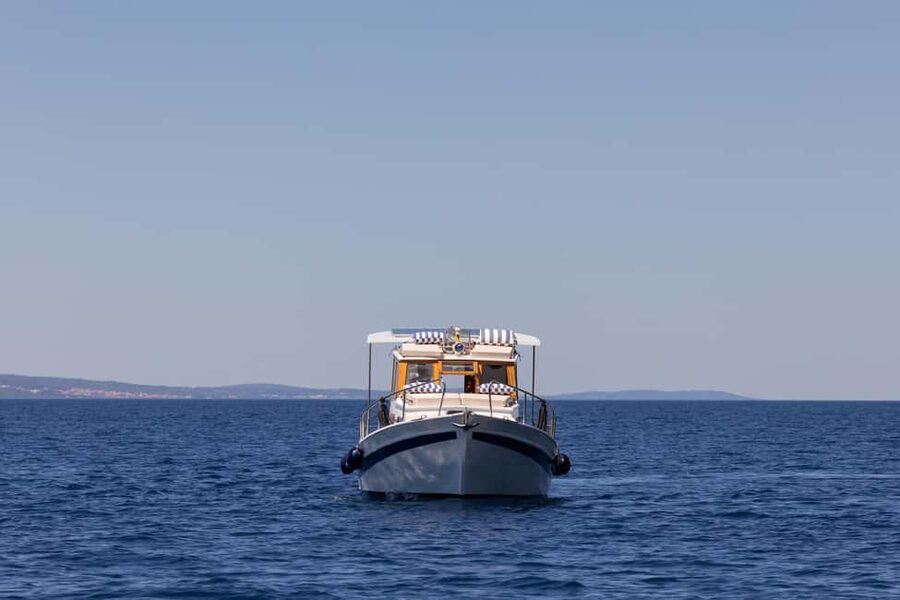 Split/Omiš/Makarska: Full or half day boat tour with "Cvita" - A slower way to see the Dalmatian coast
