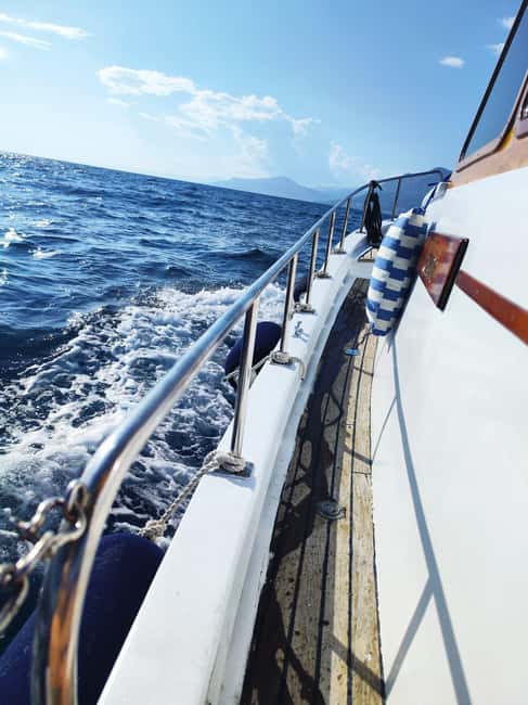 Split/Omiš/Makarska: Full or half day boat tour with "Cvita" - The skipper and the private-group advantage
