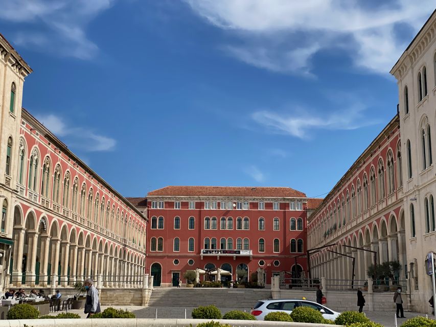 Split: Palace & Old Town Private Walking Tour-Entrance incl. - The cellars reveal the palace plan