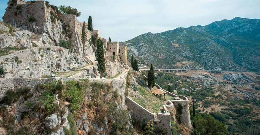 Split: Private tour to Klis Fortress and Vranjača cave - Mario’s private guiding style