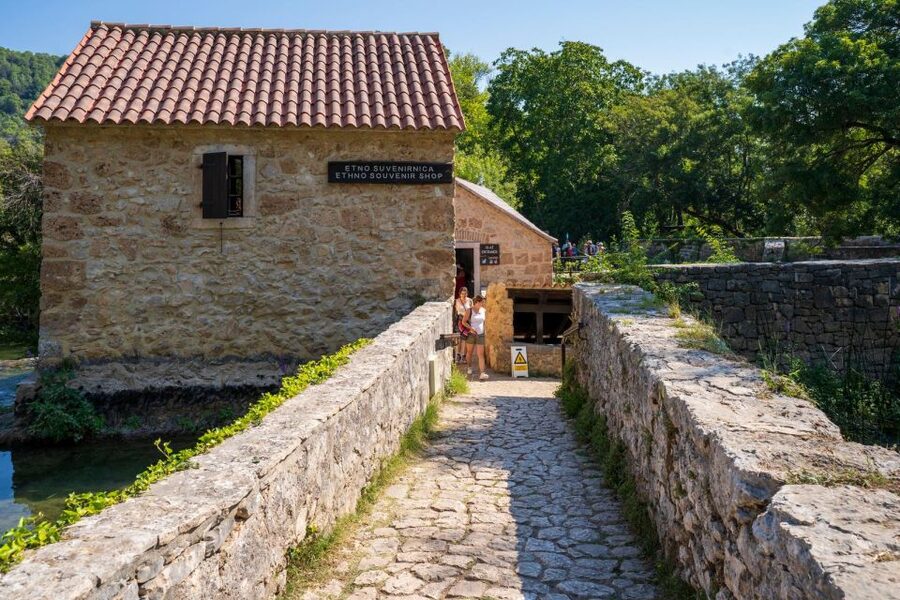 Split: Private Transfer to Krka with Driver & Optional Guide - The 30-minute Krka River boat cruise