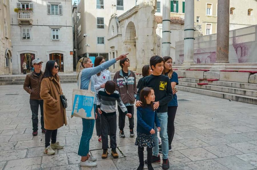Split: Private Walking Tour for Families with kids (5-17y) - Guide style and language choices