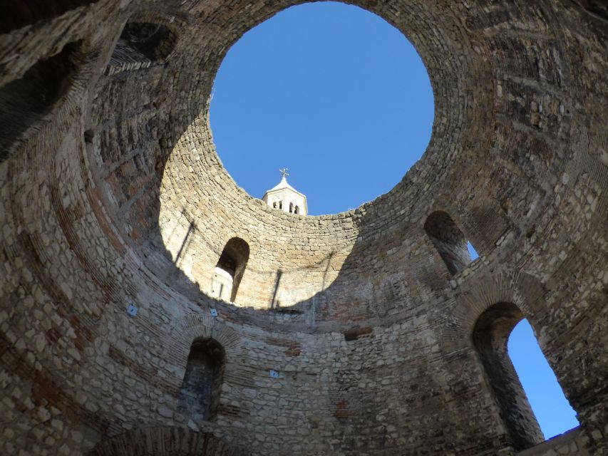 Split: Private Walking Tour in the Historical Town Center - Fruit Square, Prokurative, and the route back to the sea