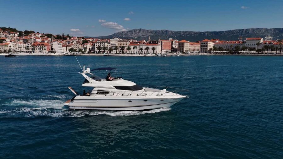 Split: Private Yacht Day Trip - Meeting Captain Davor and finding the right berth