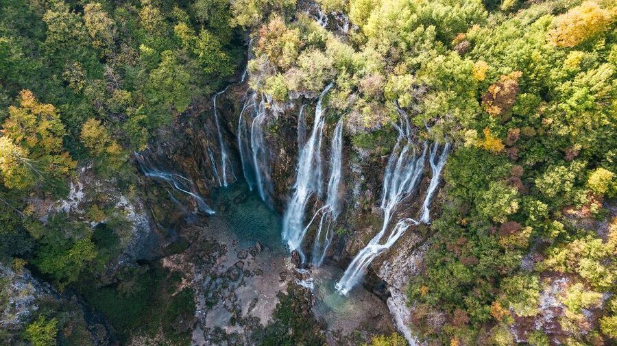 Split: Self-Guided Plitvice Lakes Day Tour with Boat Ride - Booking flexibility and meeting details
