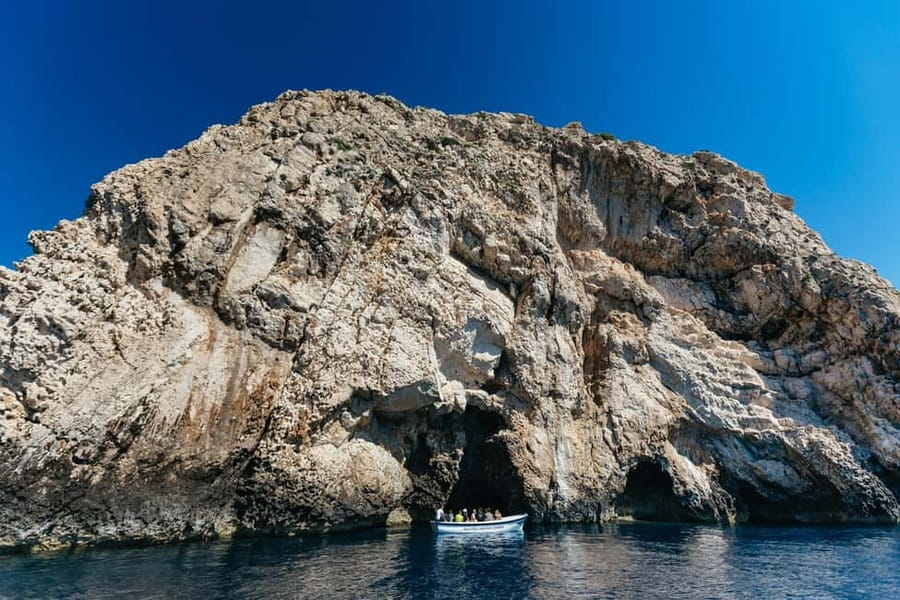 Split/Trogir: Blue Cave, Mamma Mia, Hvar and 5 Island Tour - Komiža, the relaxed hour on Vis