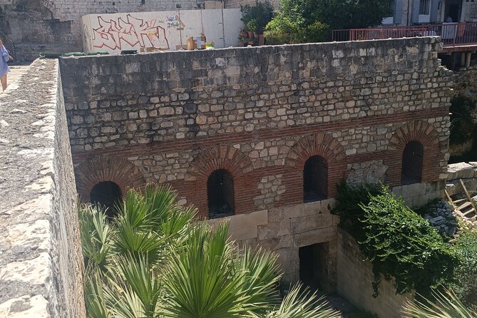 Split Walking Tour with Professor of History - Vestibule, the round entrance to imperial life