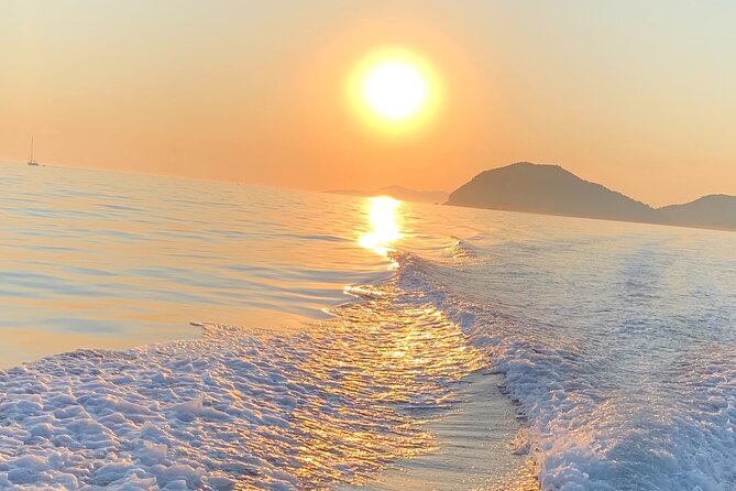 Sunset Tour–A Sunset That Isn’t Stuck in Front of the Old Town - Is $421.44 good value for four people?
