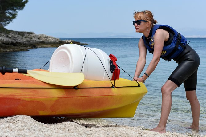 Supetar-Postira kayaking - Who should book this morning on the water