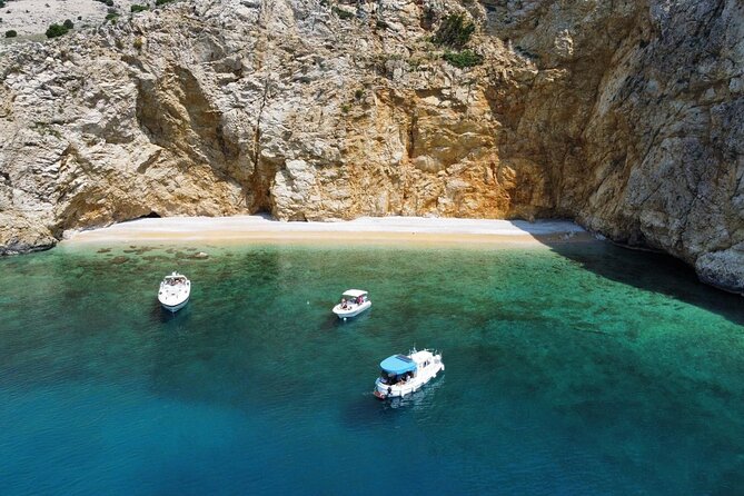Taxi boat Kormat - The boat’s practical comforts