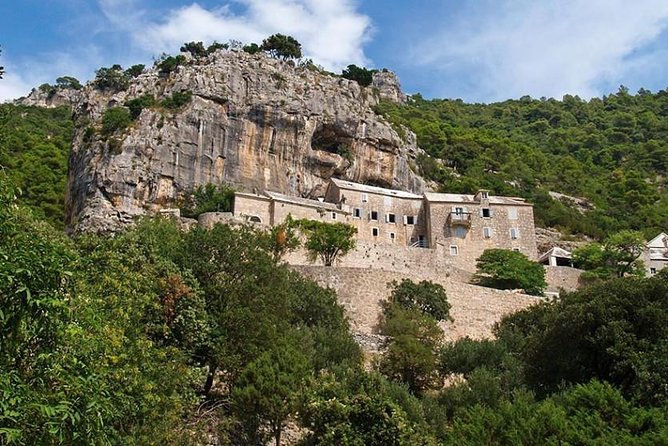 Taxi Supetar, Brač - Pučišća and Brač’s famous white stone