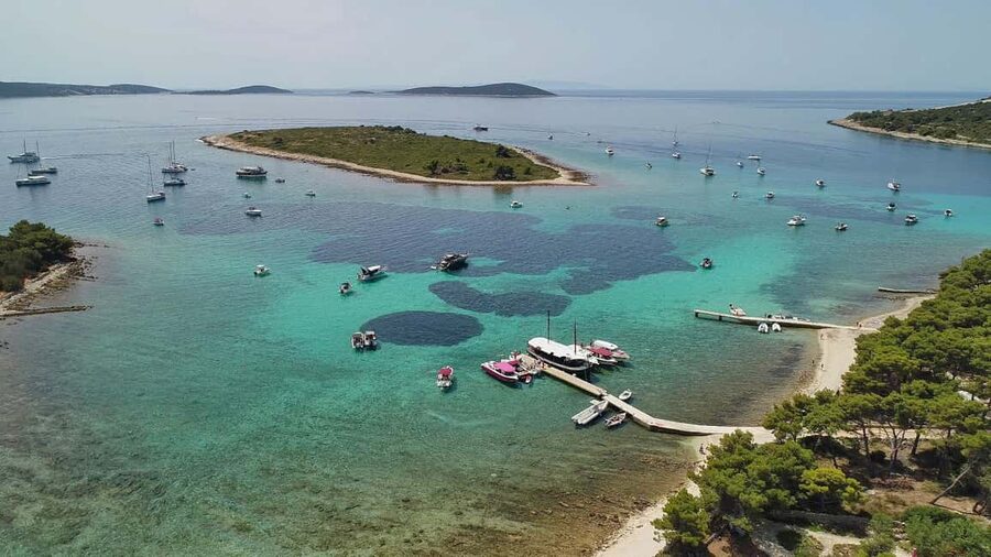 Trogir: Blue Lagoon and 3 Islands Speedboat Tour - One and a half hours at the Blue Lagoon