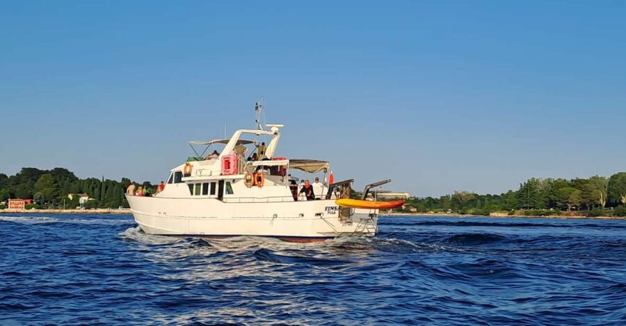 Umag: Sunset Cruise with Dolphin Spotting - Leaving Umag from Trg slobode