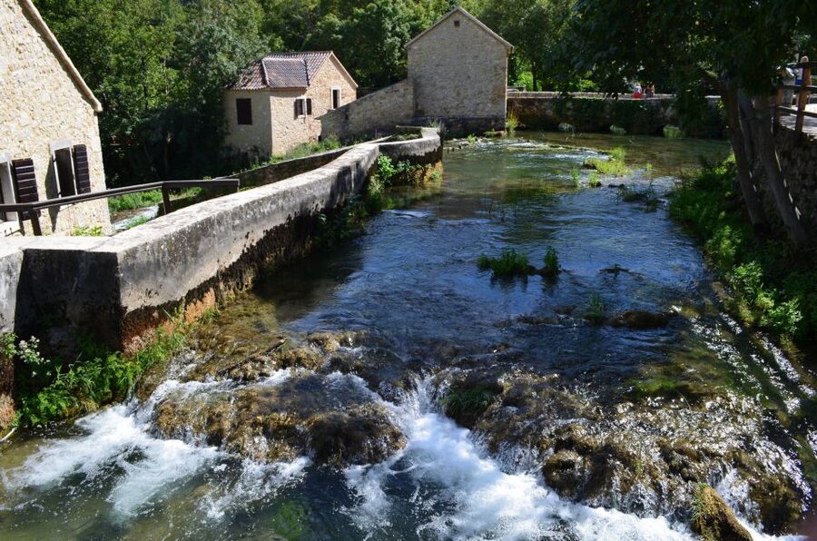Vodice: Krka Waterfalls National Park Boat Tour - The mussel farm stop near Šibenik