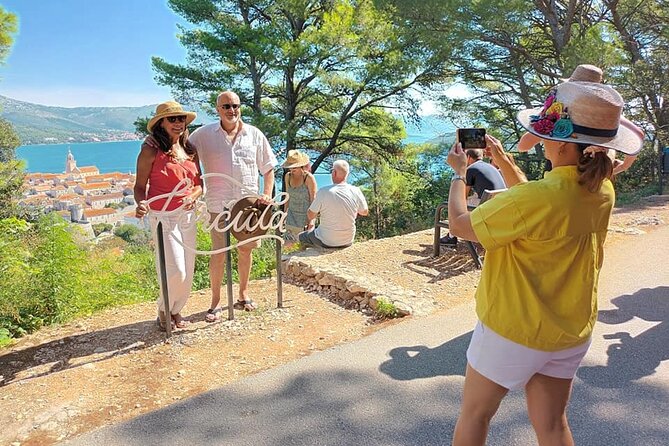 Wine & Sightseeing Tour Korcula - Stop one: a first taste of Korčulan wine