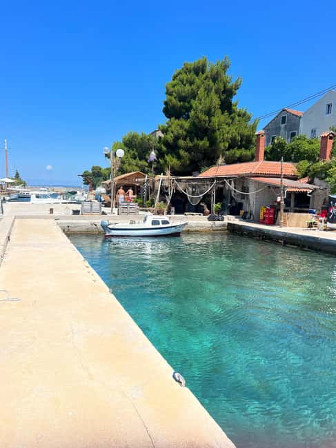 Zadar: 3 Islands SpeedBoat Tour with Snorkeling and Drinks - Guides, drinks, and the small-group feel