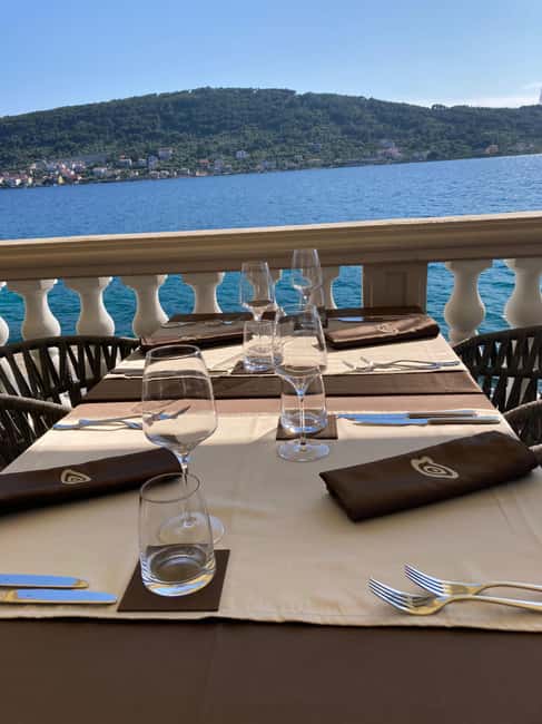 Zadar: Half-Day Island-Hopping and Lagoons Cruise with Fruit - Cruising along Ugljan’s shore