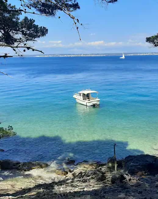 Zadar: Half-Day Island-Hopping and Lagoons Cruise with Fruit - Leaving Zadar for Rivanj Island