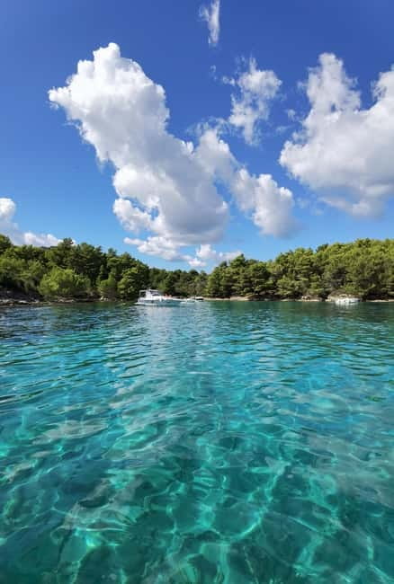 Zadar: Half-day trip wooden boat with drinks - ALL INCLUSIVE - Ugljan: your first hour for swimming and snorkeling
