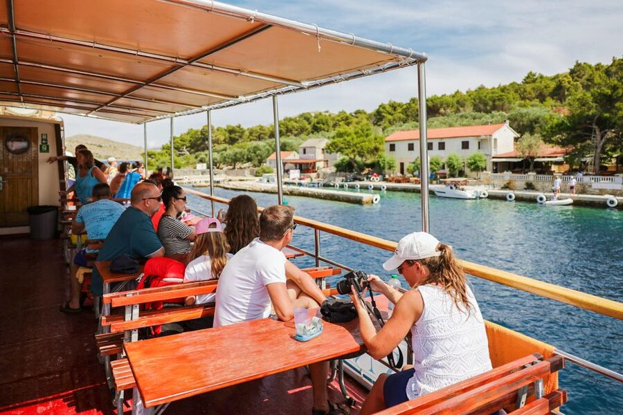 Zadar: Kornati and Telašćica Full-Day Boat Trip with Lunch - What lunch and breakfast are really like