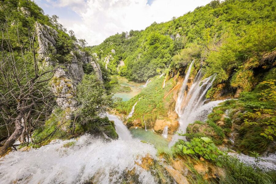 Zadar: Plitvice Lakes Full-Day Guided Tour with a Boat Ride - Which travelers will enjoy this day most