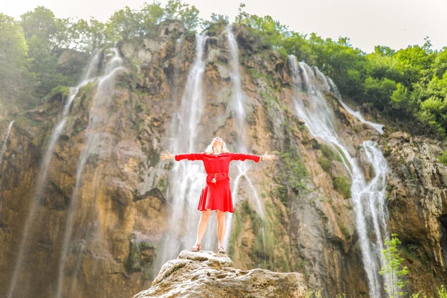 Zadar: Plitvice Lakes Full-Day Guided Tour with a Boat Ride - Why Plitvice is worth the long ride from Zadar