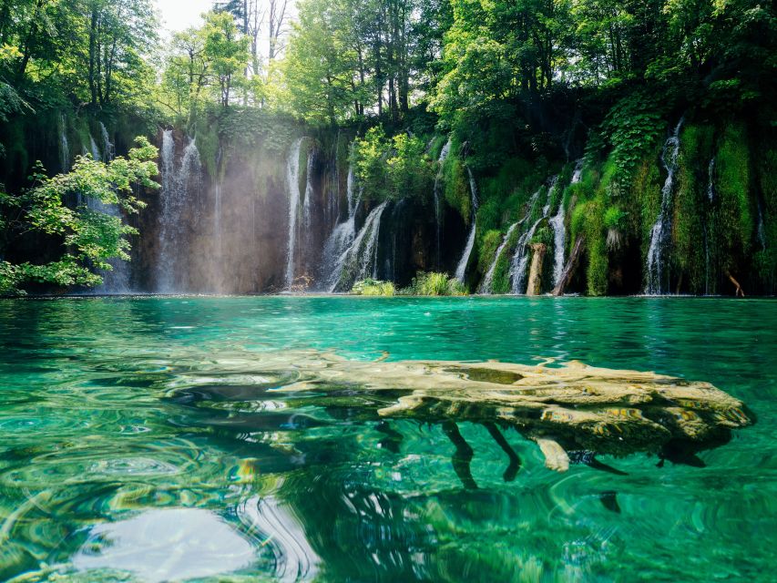 Zadar: Plitvice Lakes Guided Day Tour with Tickets - The café break gives the morning some breathing room