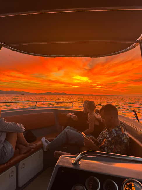 Zadar: Sunset Boat Tour with Aperol Spritz - The first 30 minutes: a gentle ride along the coast