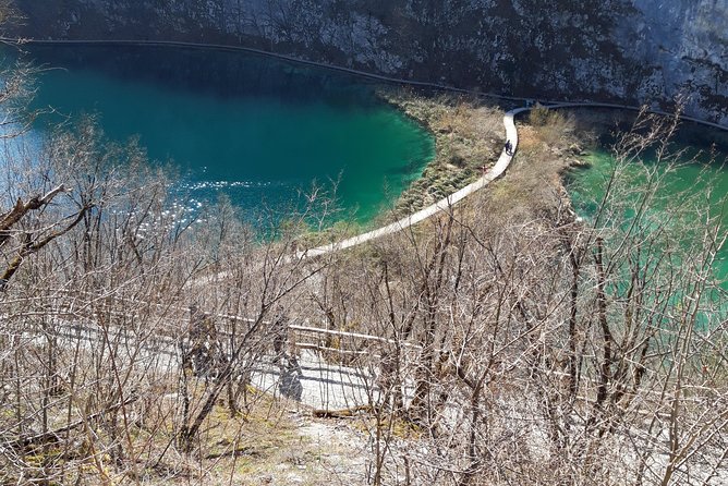 Zadar to Plitvice lakes: Guided tour with pre-booked tickets - Choosing between Route B and Route C